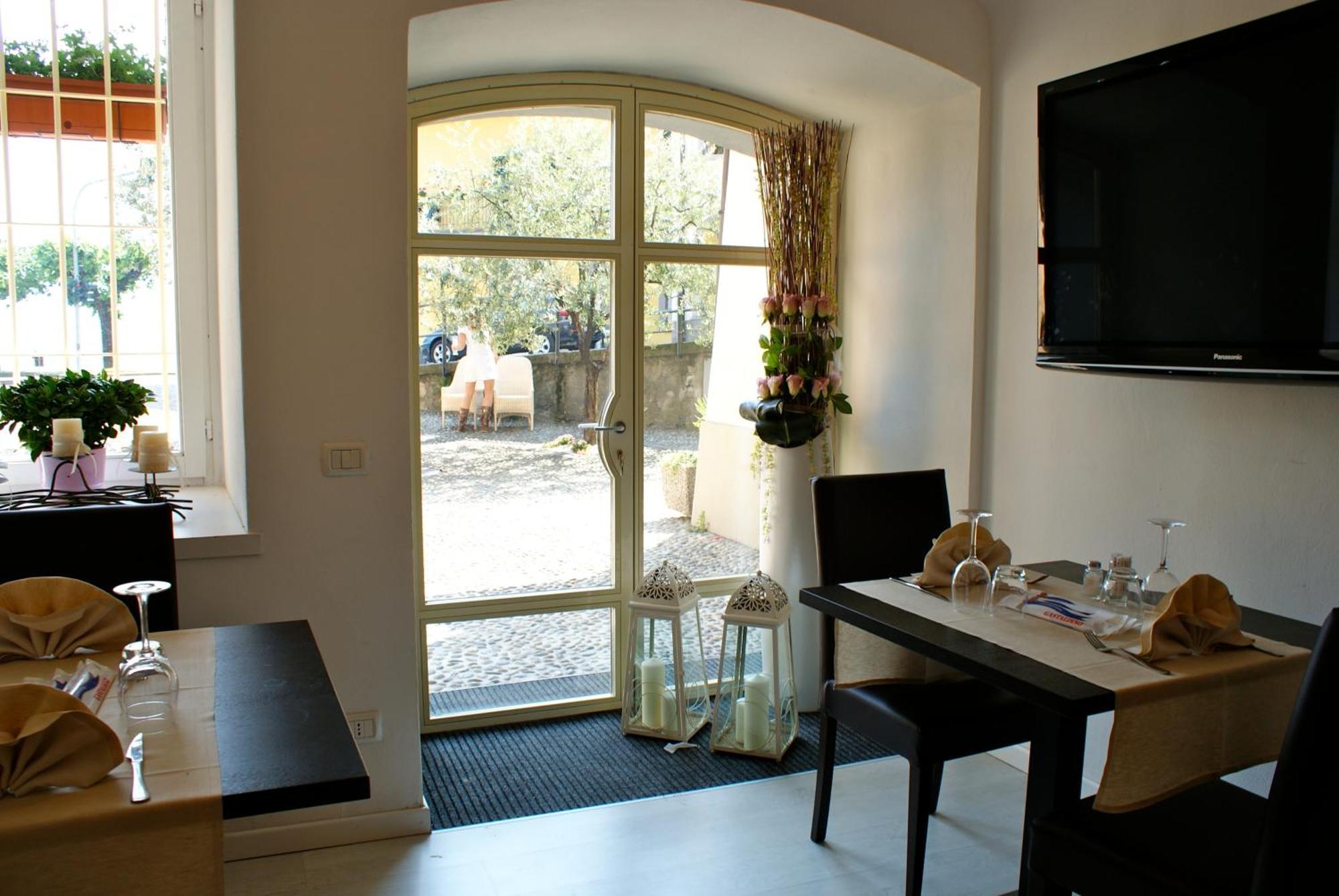 Albergo Diffuso Vulcano Village Castro  Exteriör bild
